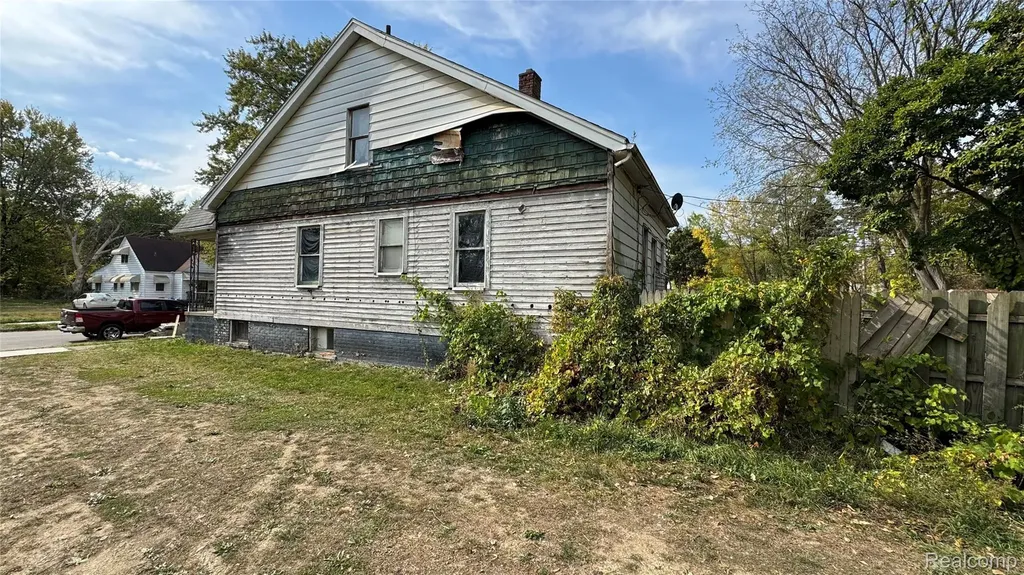 15039 Mapleridge Street Detroit City MI 48205