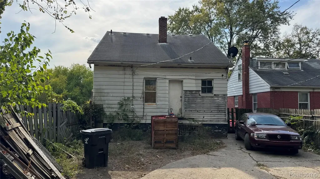 15039 Mapleridge Street Detroit City MI 48205