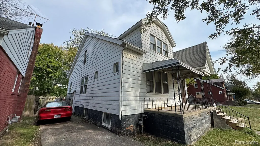 15039 Mapleridge Street Detroit City MI 48205