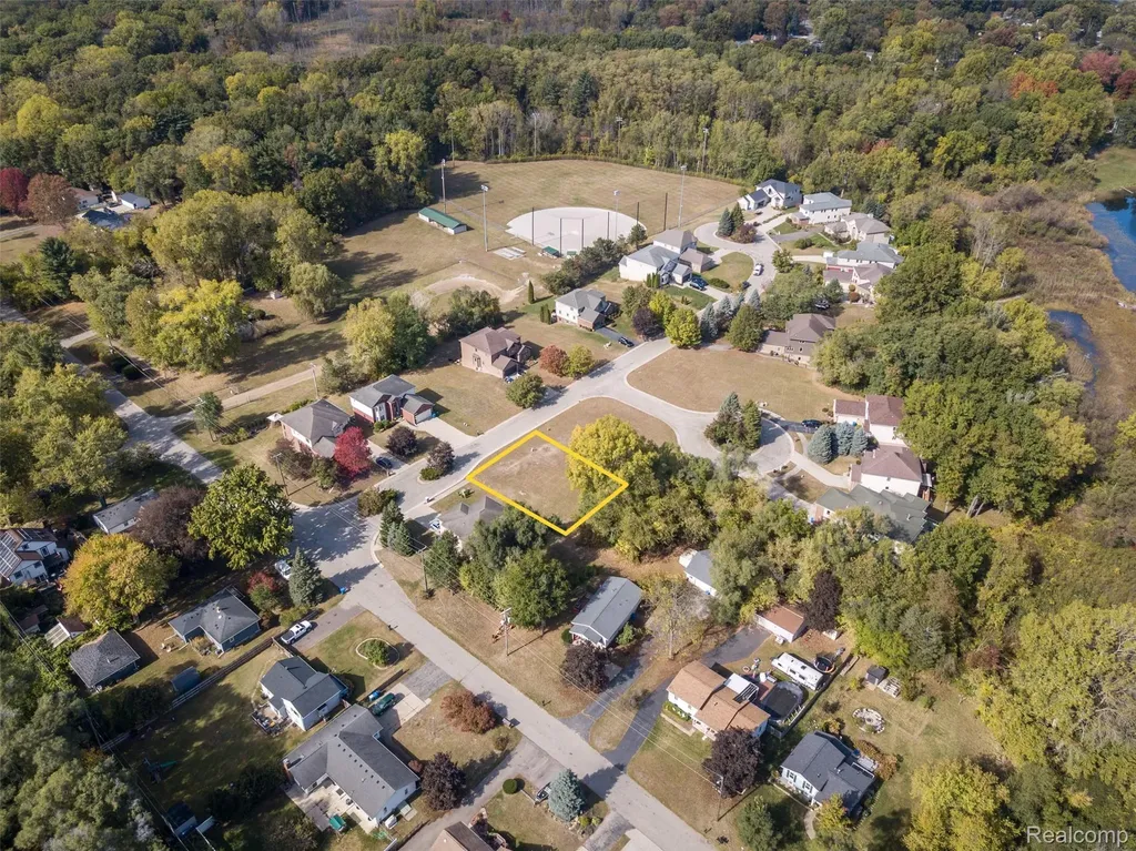 256 Madeleine Lane Waterford Charter Township MI 48328