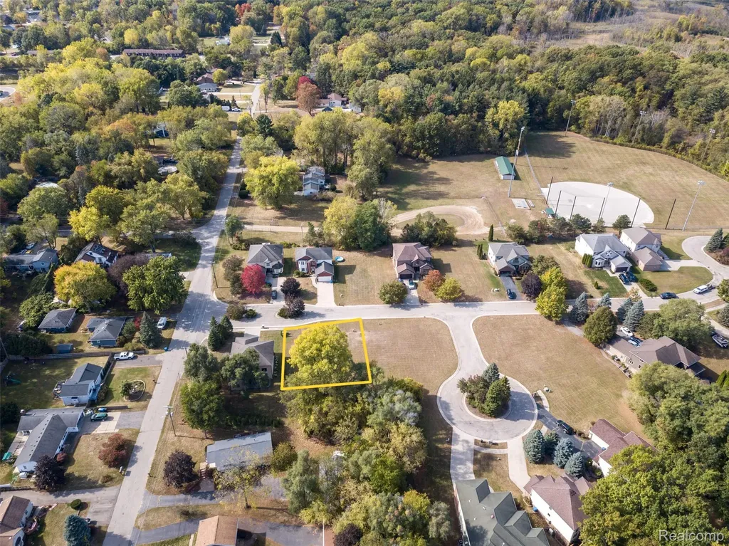 256 Madeleine Lane Waterford Charter Township MI 48328