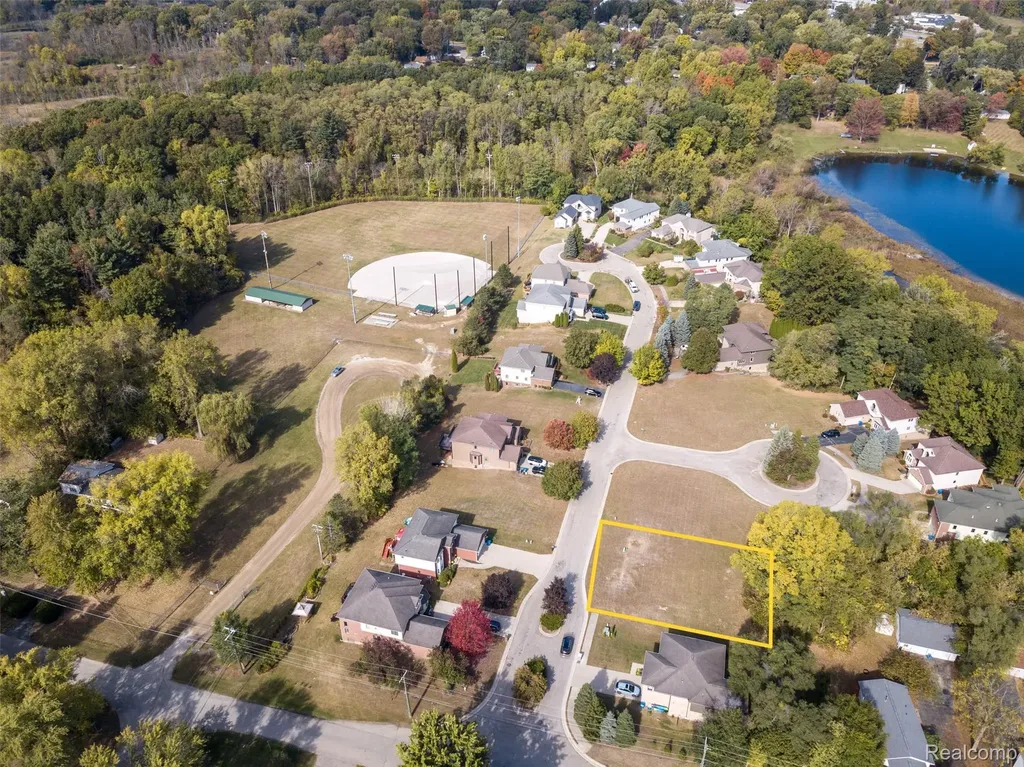 256 Madeleine Lane Waterford Charter Township MI 48328