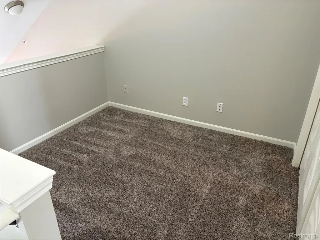 3178 Camden Drive Troy City MI 48084