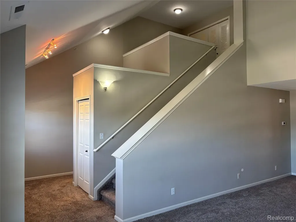 3178 Camden Drive Troy City MI 48084