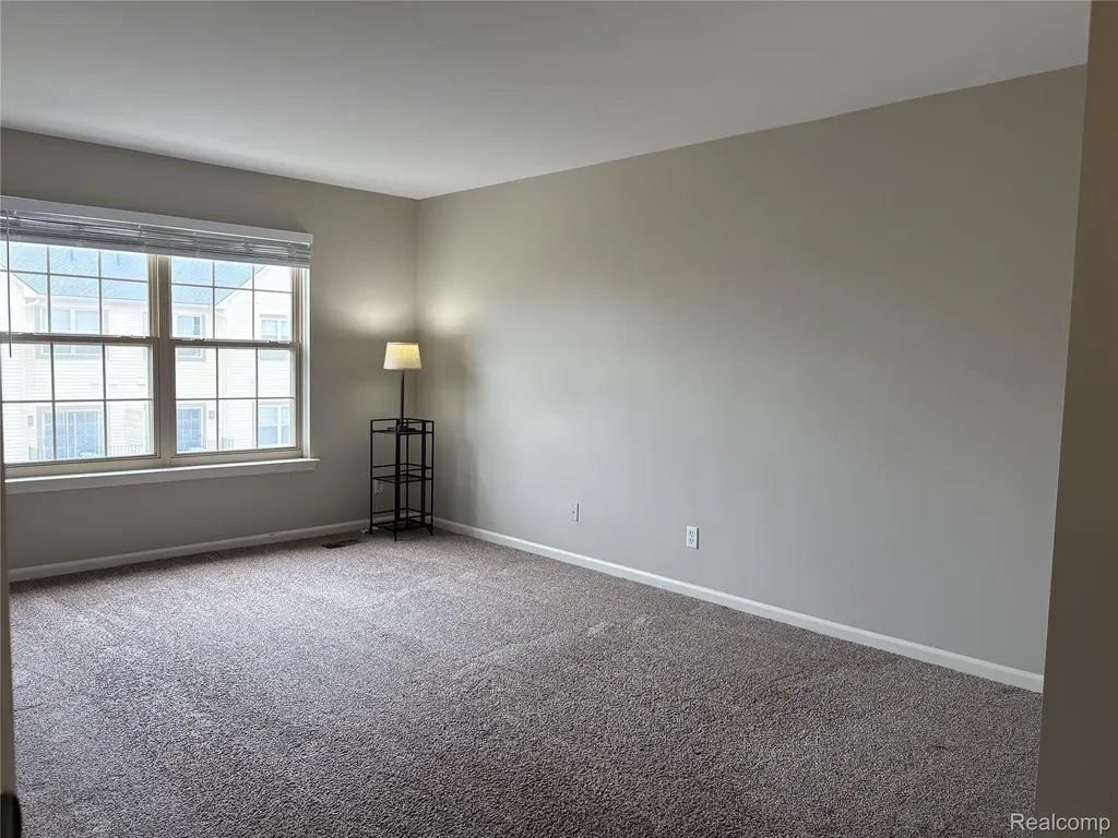3178 Camden Drive Troy City MI 48084