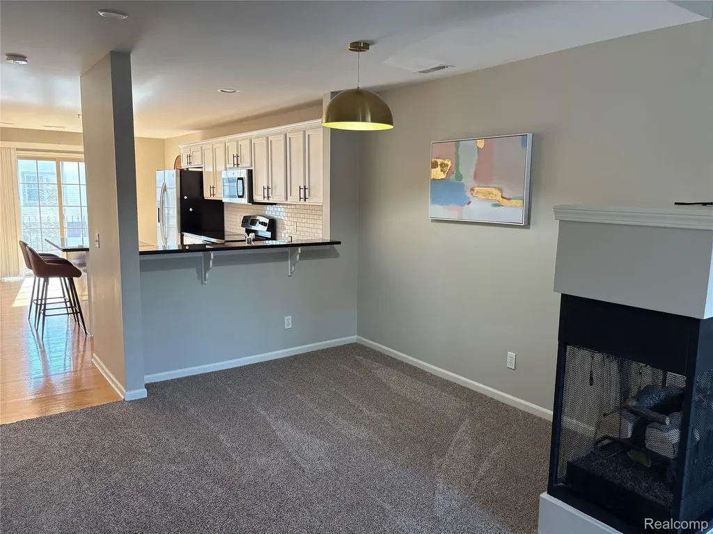 3178 Camden Drive Troy City MI 48084