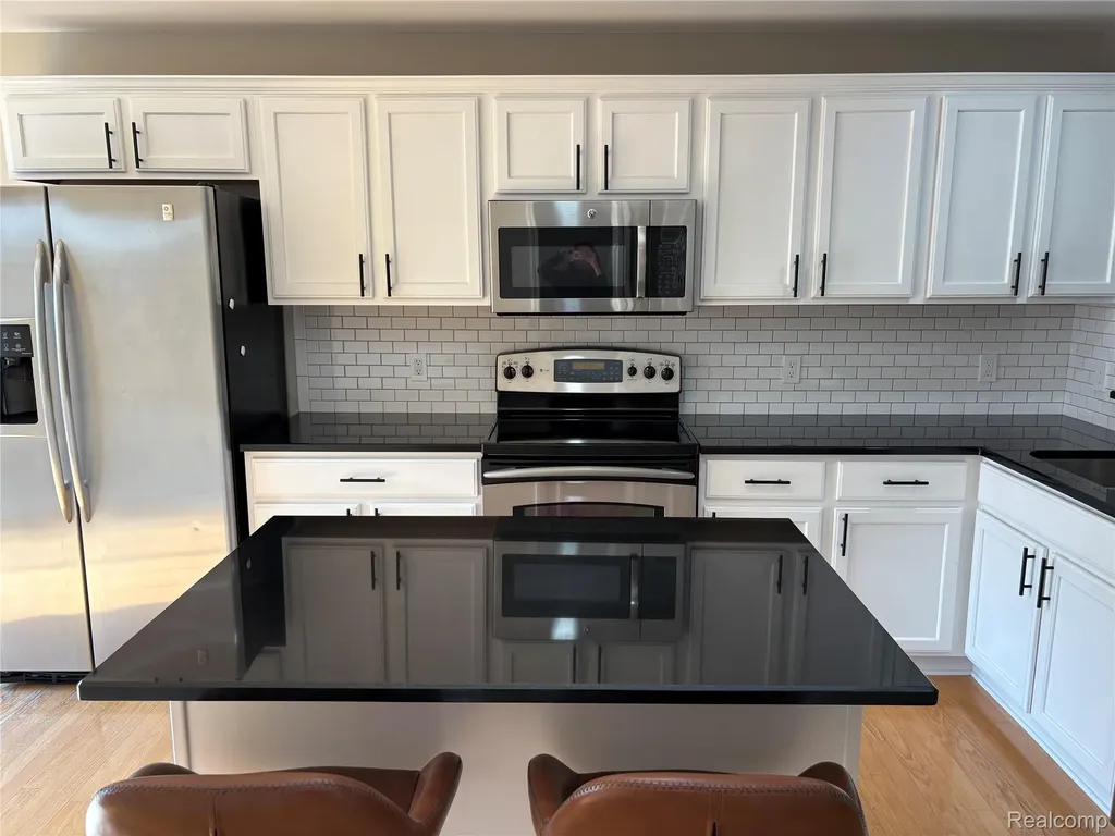 3178 Camden Drive Troy City MI 48084