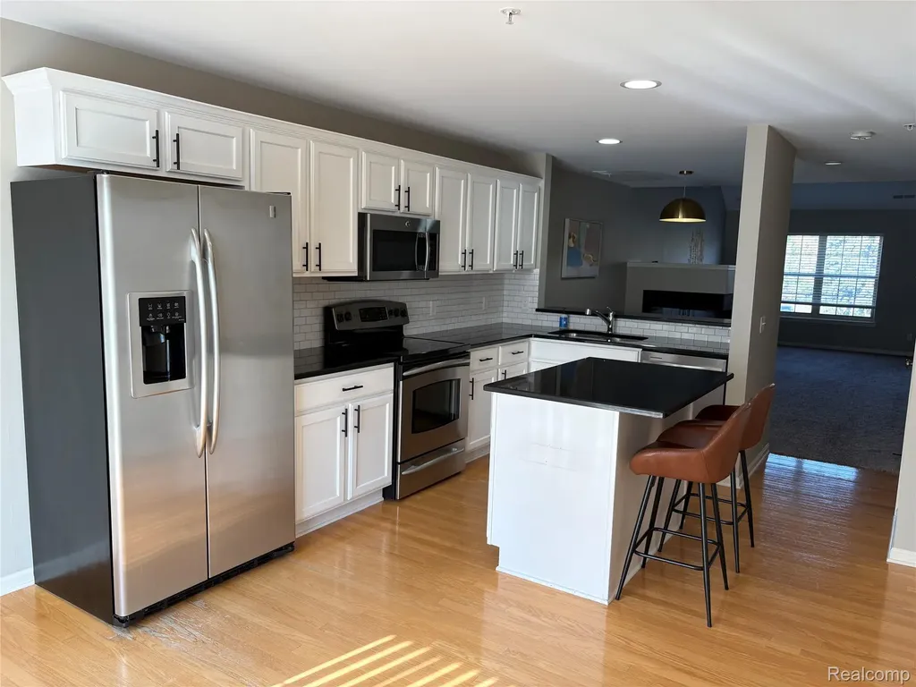 3178 Camden Drive Troy City MI 48084