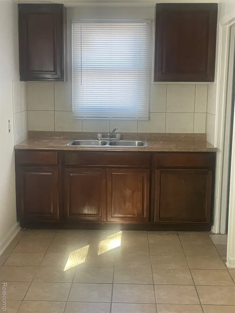 1432 Corona Street Inkster City MI 48141