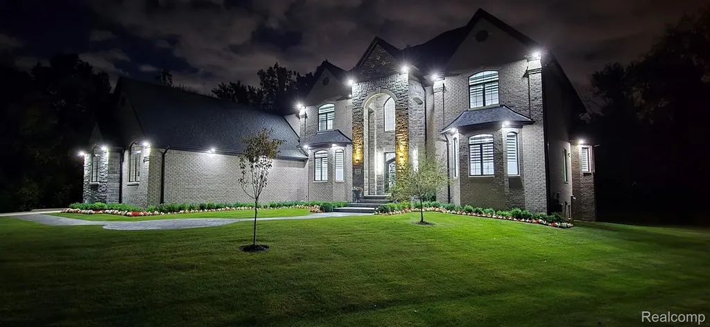 3118 Hickory Lawn Road Rochester Hills City MI 48307