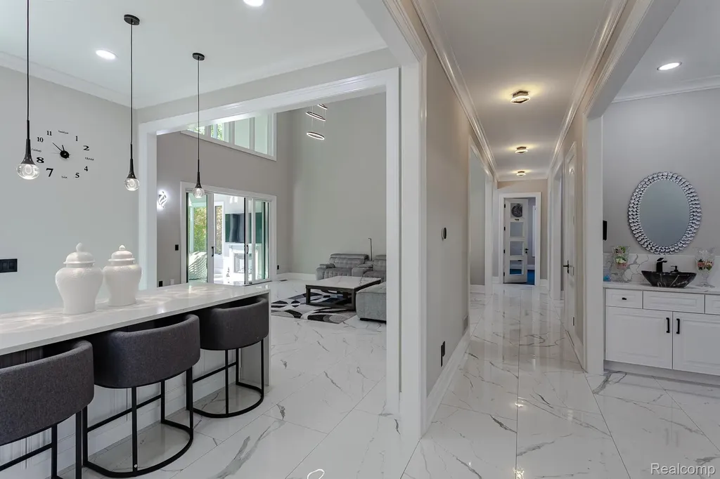 3118 Hickory Lawn Road Rochester Hills City MI 48307