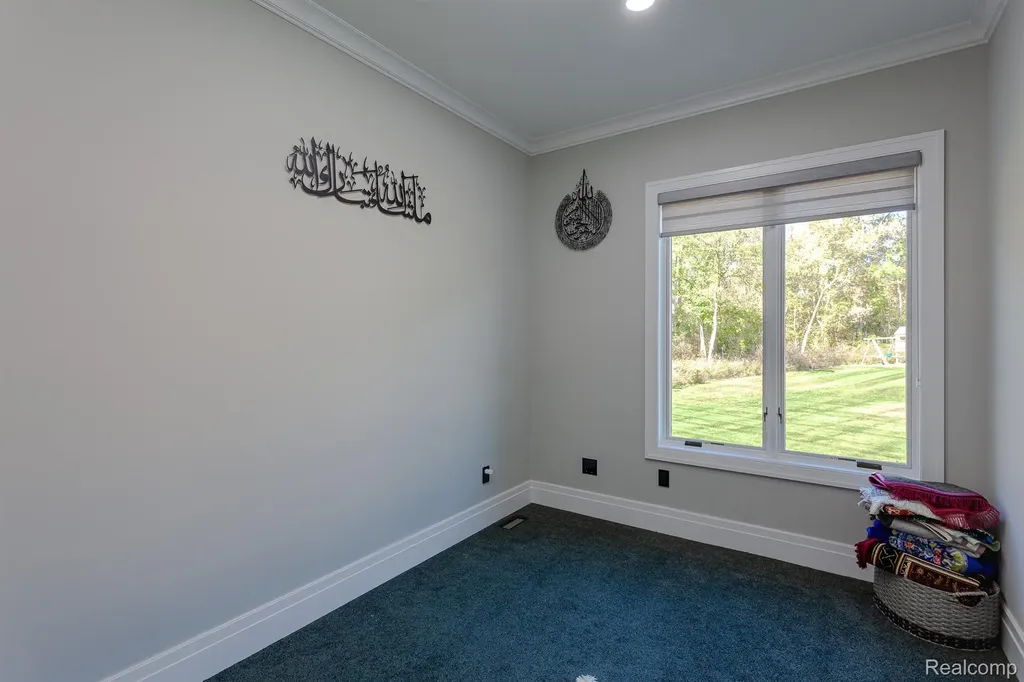 3118 Hickory Lawn Road Rochester Hills City MI 48307
