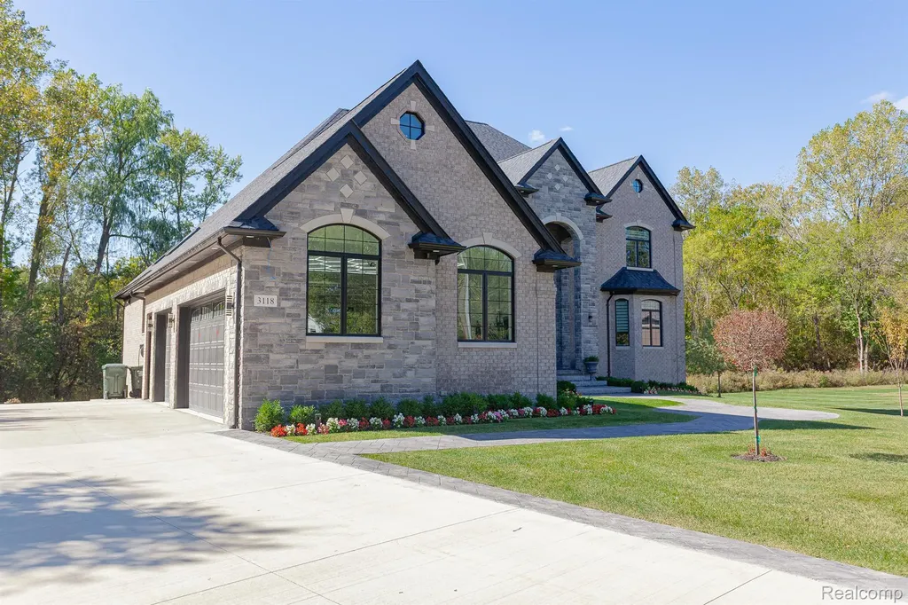 3118 Hickory Lawn Road Rochester Hills City MI 48307