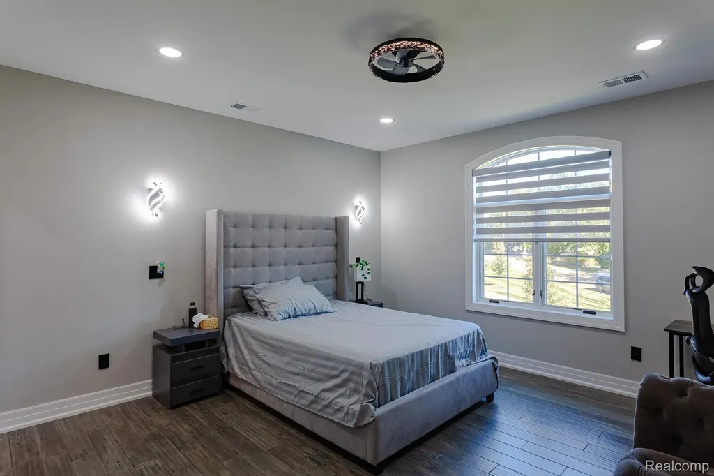 3118 Hickory Lawn Road Rochester Hills City MI 48307