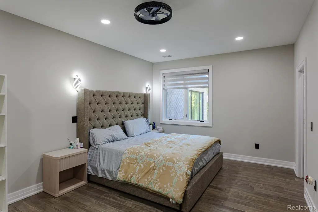 3118 Hickory Lawn Road Rochester Hills City MI 48307