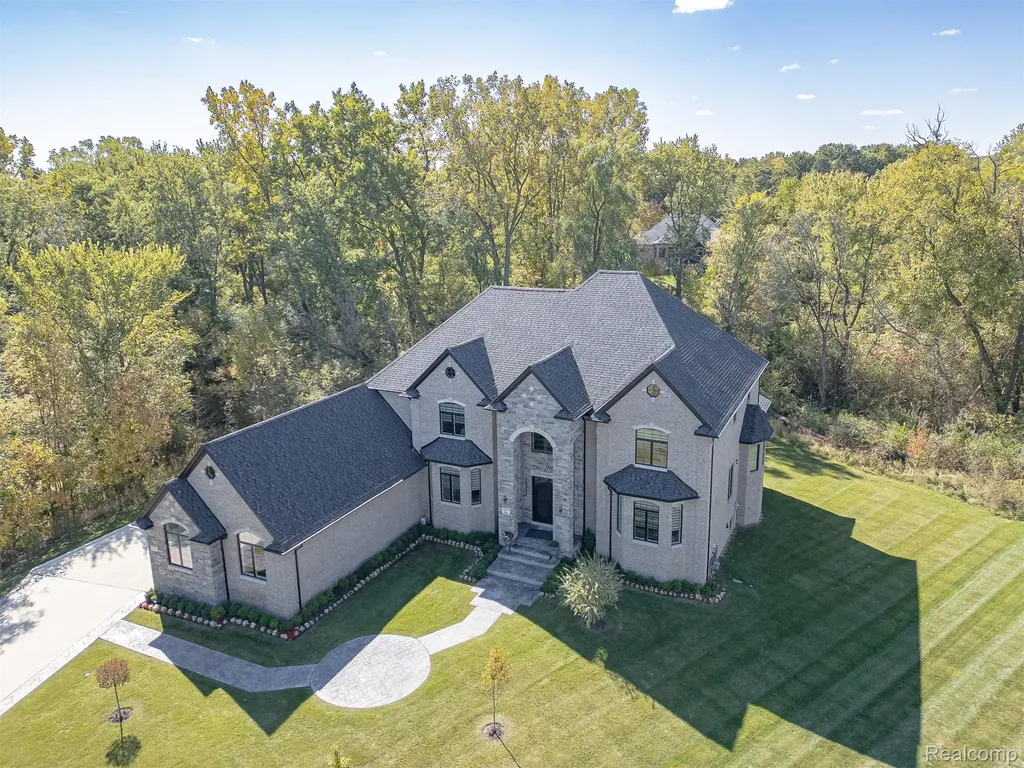 3118 Hickory Lawn Road Rochester Hills City MI 48307