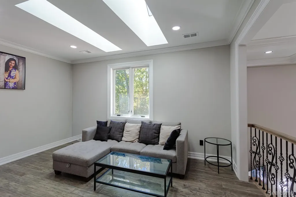 3118 Hickory Lawn Road Rochester Hills City MI 48307