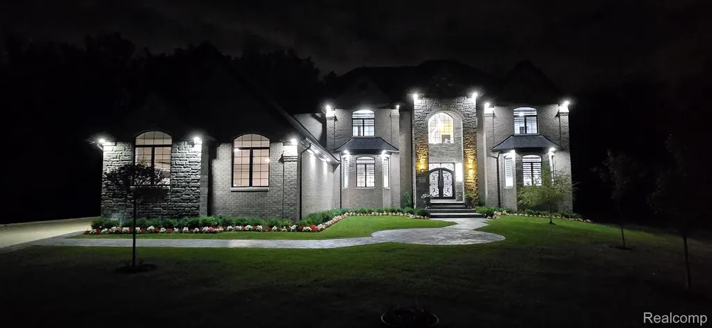 3118 Hickory Lawn Road Rochester Hills City MI 48307