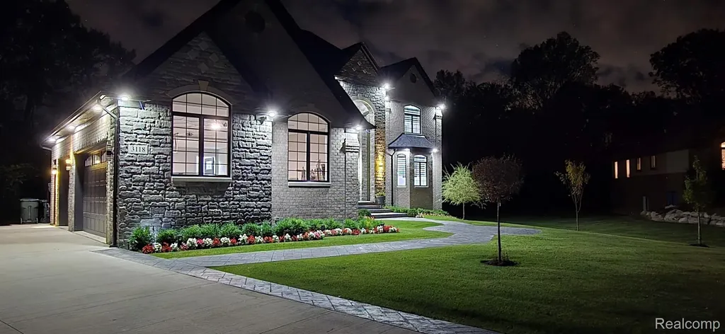 3118 Hickory Lawn Road Rochester Hills City MI 48307