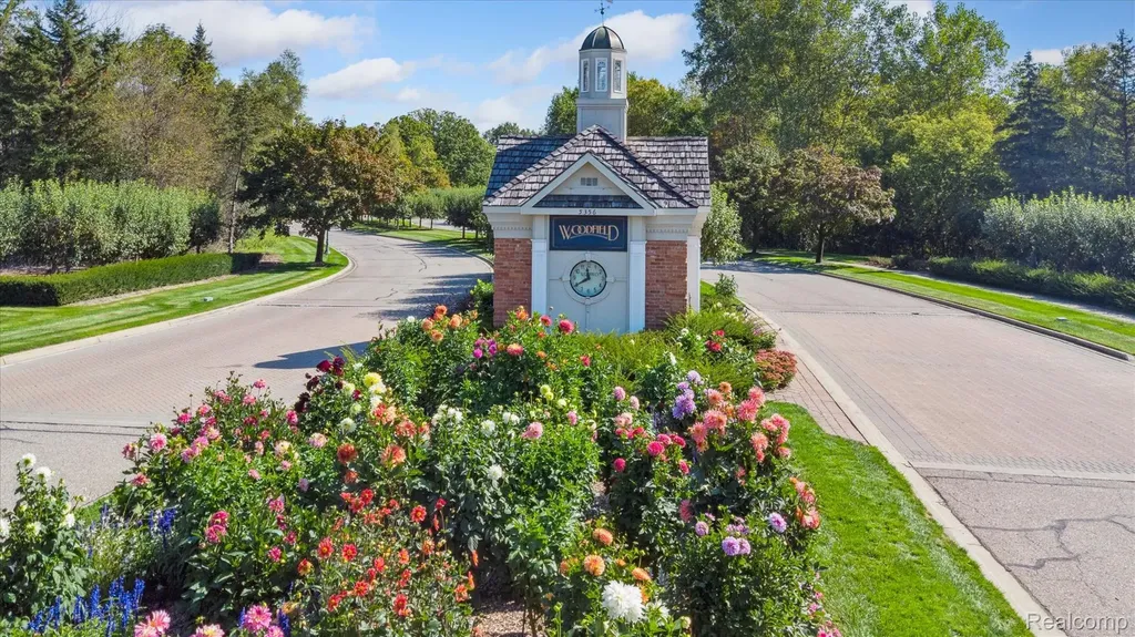 124 Woodfield Parkway Grand Blanc City MI 48439