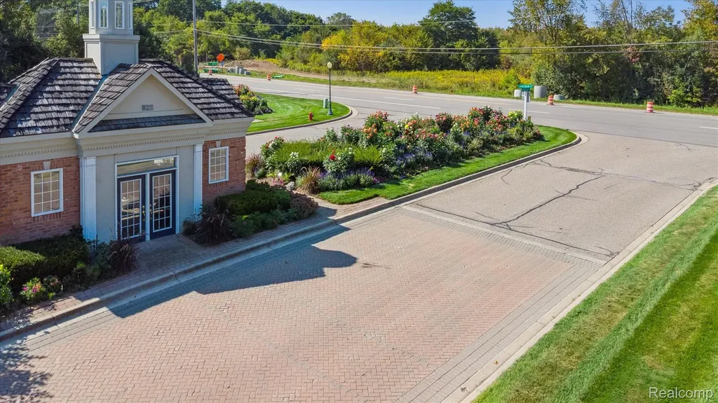 124 Woodfield Parkway Grand Blanc City MI 48439