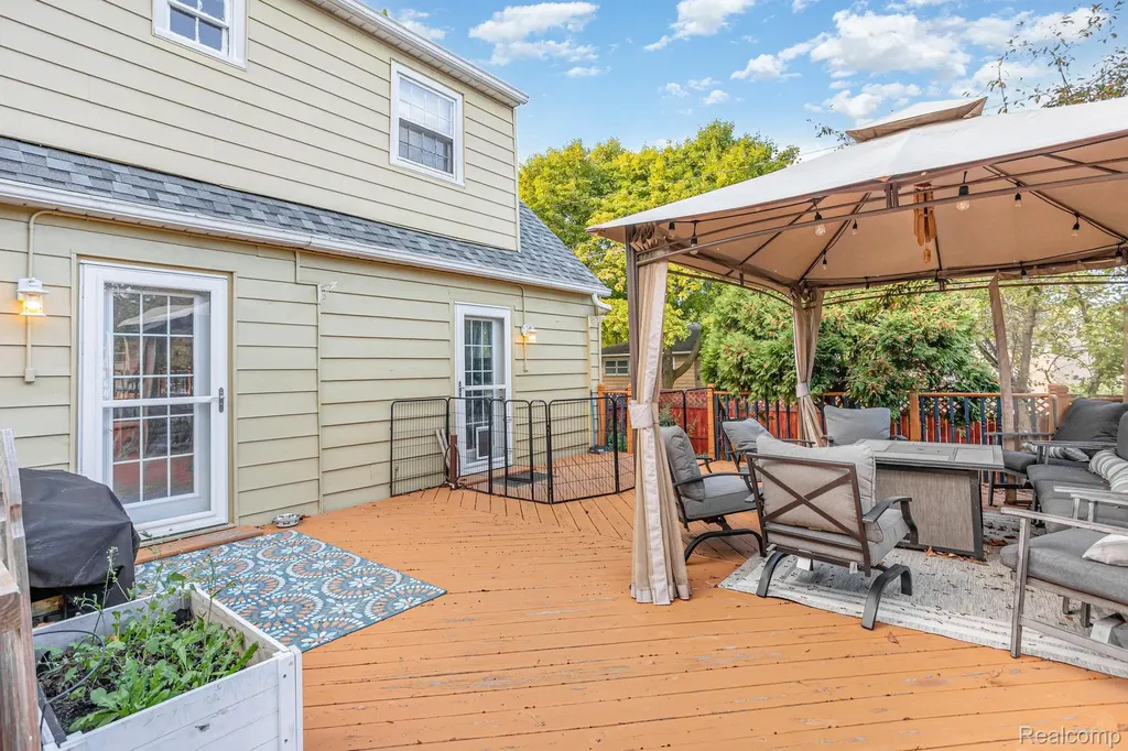 425 S 5th Street Sebewaing Township MI 48759