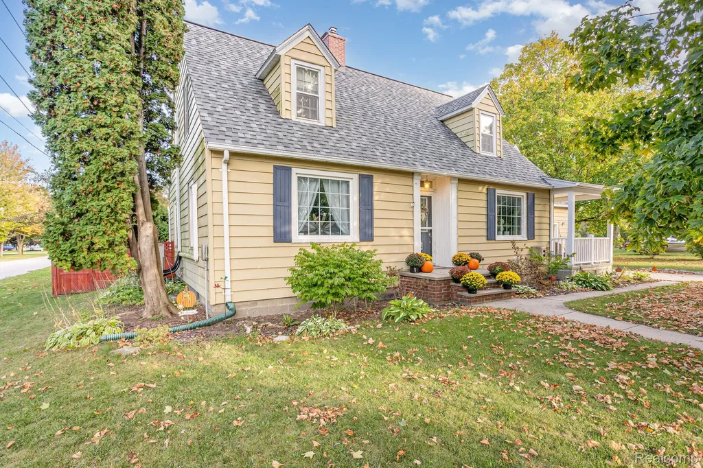 425 S 5th Street Sebewaing Township MI 48759