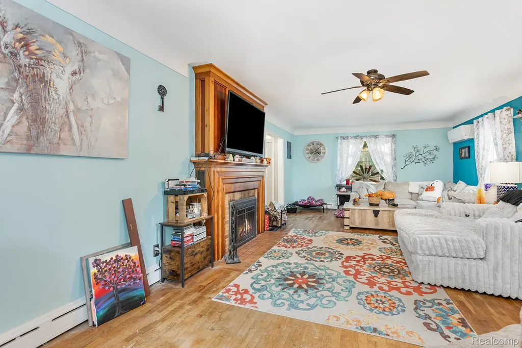425 S 5th Street Sebewaing Township MI 48759