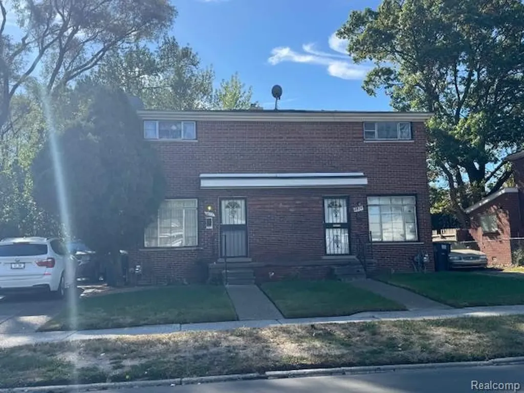 8817-8819 Pembroke Avenue Detroit City MI 48221