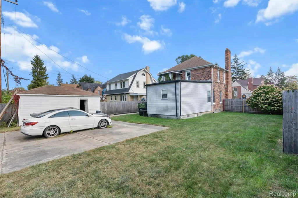 150 W Hildale Detroit City MI 48203