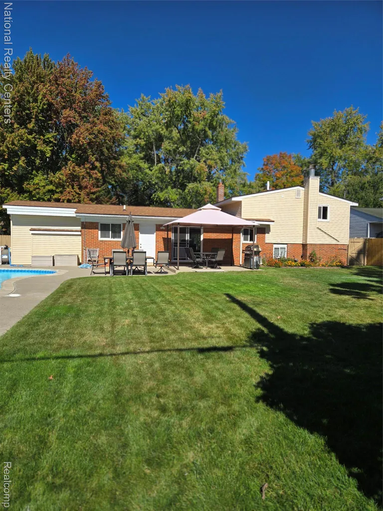 8723 Ringwood Drive Commerce Charter Township MI 48382
