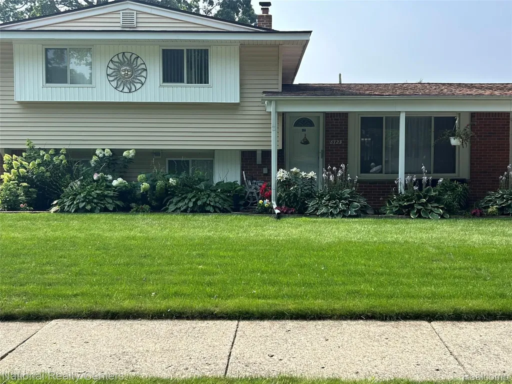 8723 Ringwood Drive Commerce Charter Township MI 48382