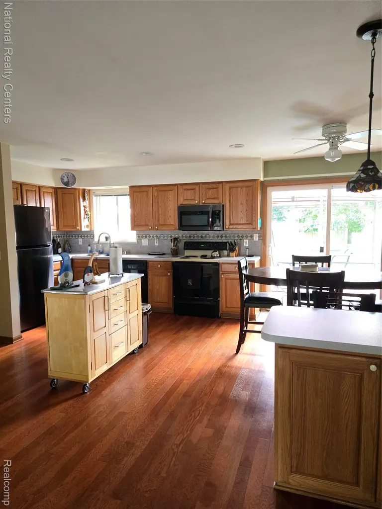 8723 Ringwood Drive Commerce Charter Township MI 48382