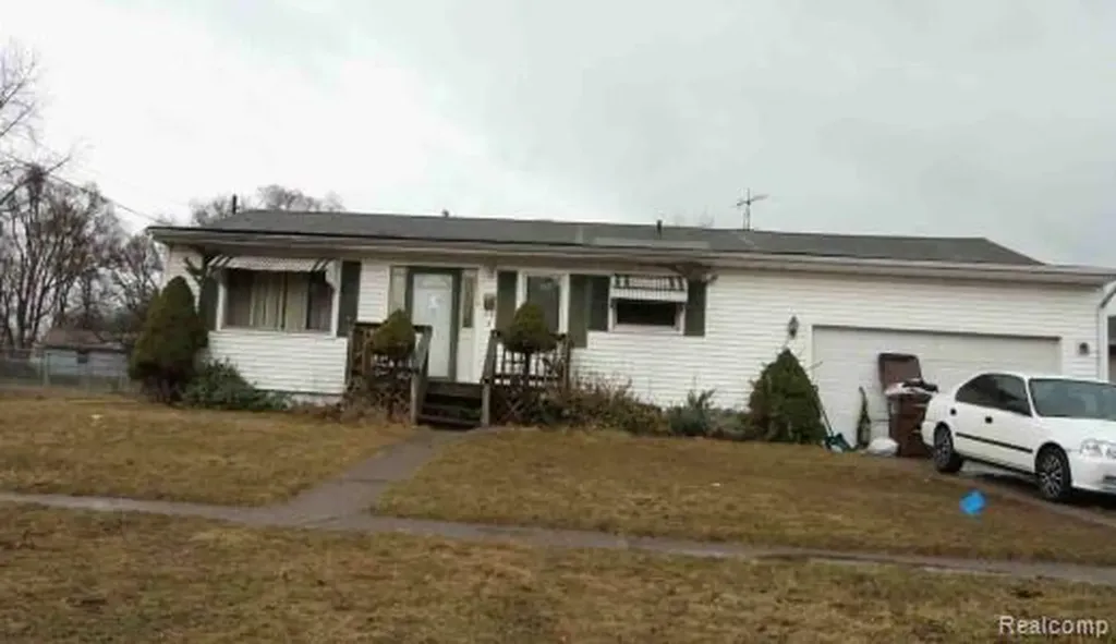 1112 Wiener Drive Albion City MI 49224