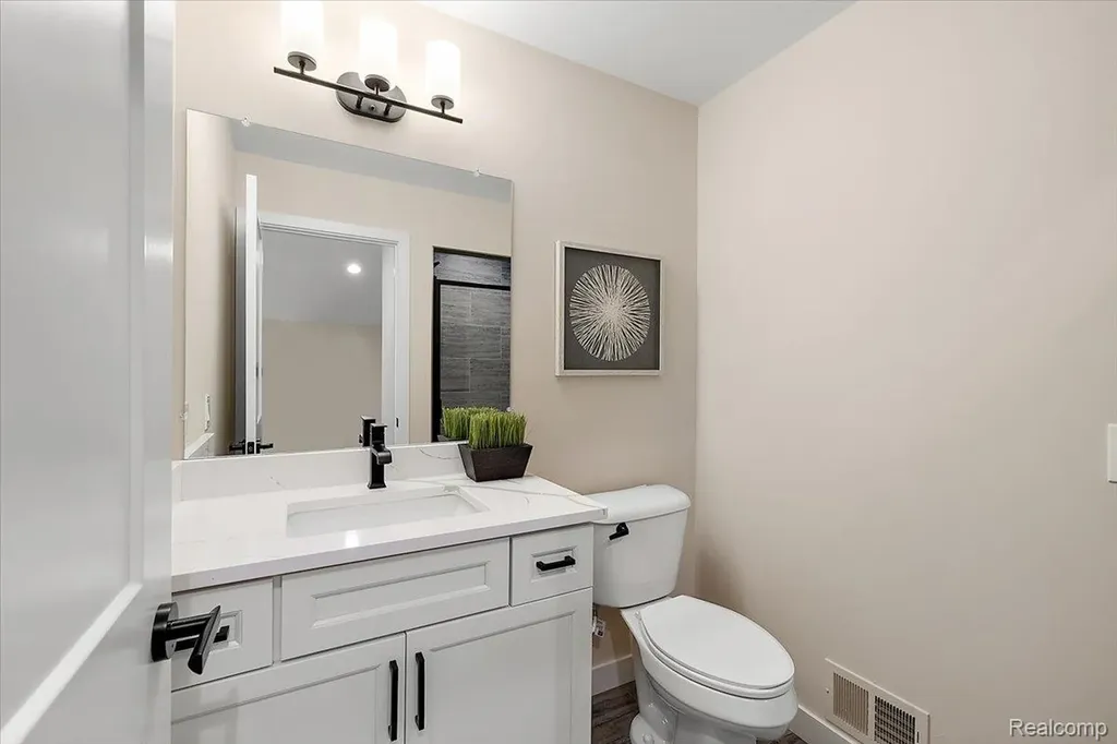 2032 Breckenridge Court Rochester City MI 48307