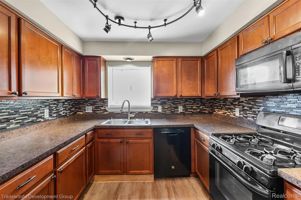 30455 Cherry Avenue Romulus City MI 48174