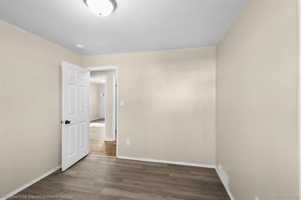 30455 Cherry Avenue Romulus City MI 48174