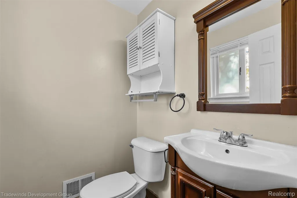 30455 Cherry Avenue Romulus City MI 48174