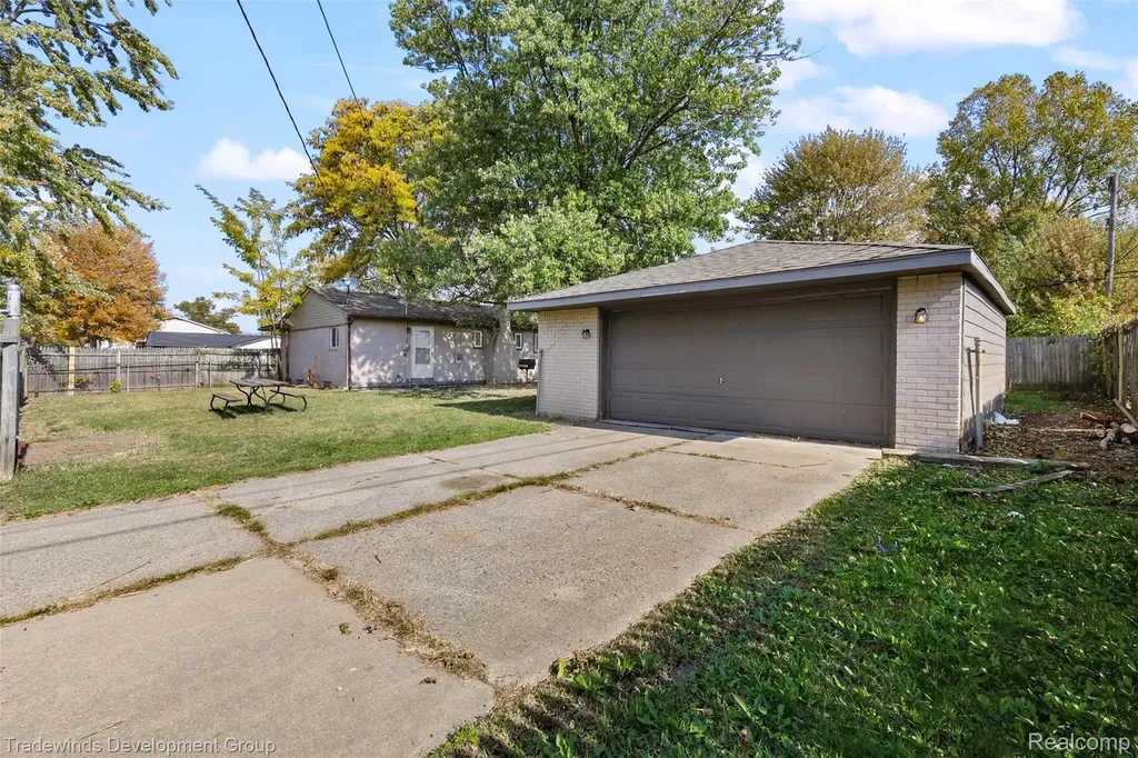 30455 Cherry Avenue Romulus City MI 48174