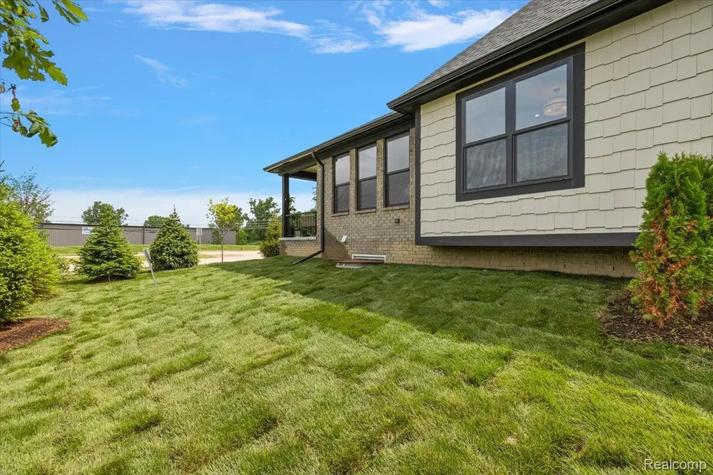 2028 Breckenridge Court Rochester City MI 48307