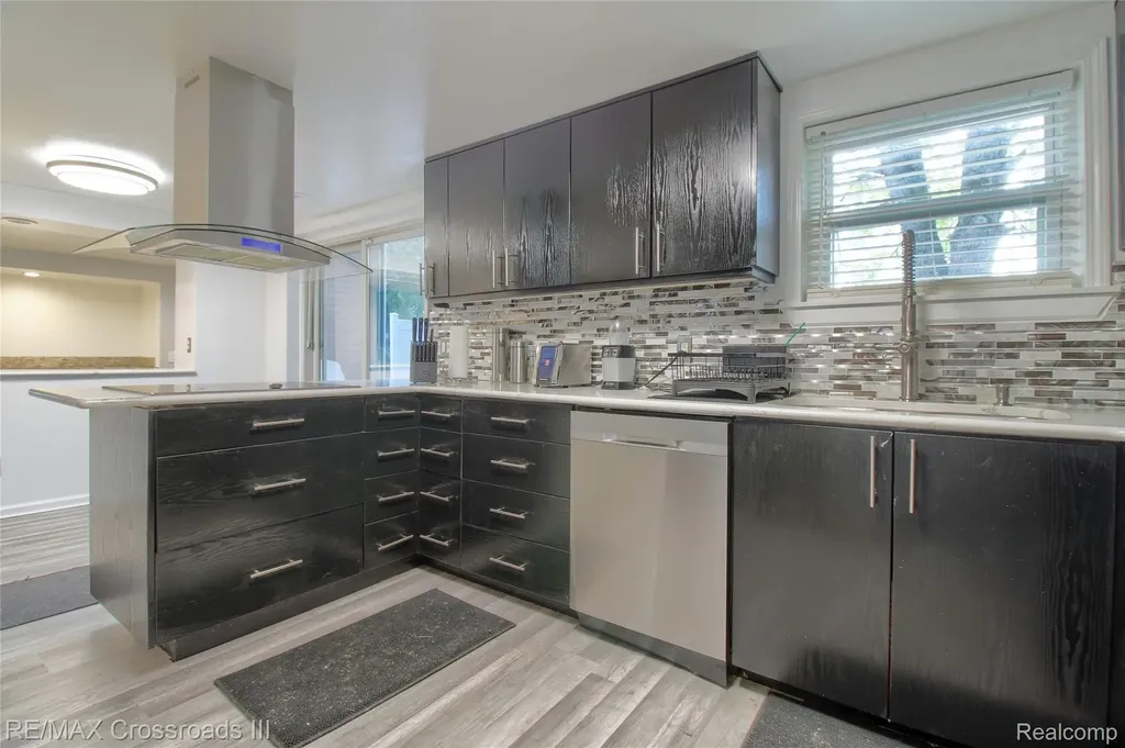 43216 N Bemis Road E Van Buren Charter Township MI 48111