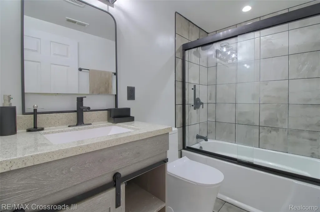 43216 N Bemis Road E Van Buren Charter Township MI 48111