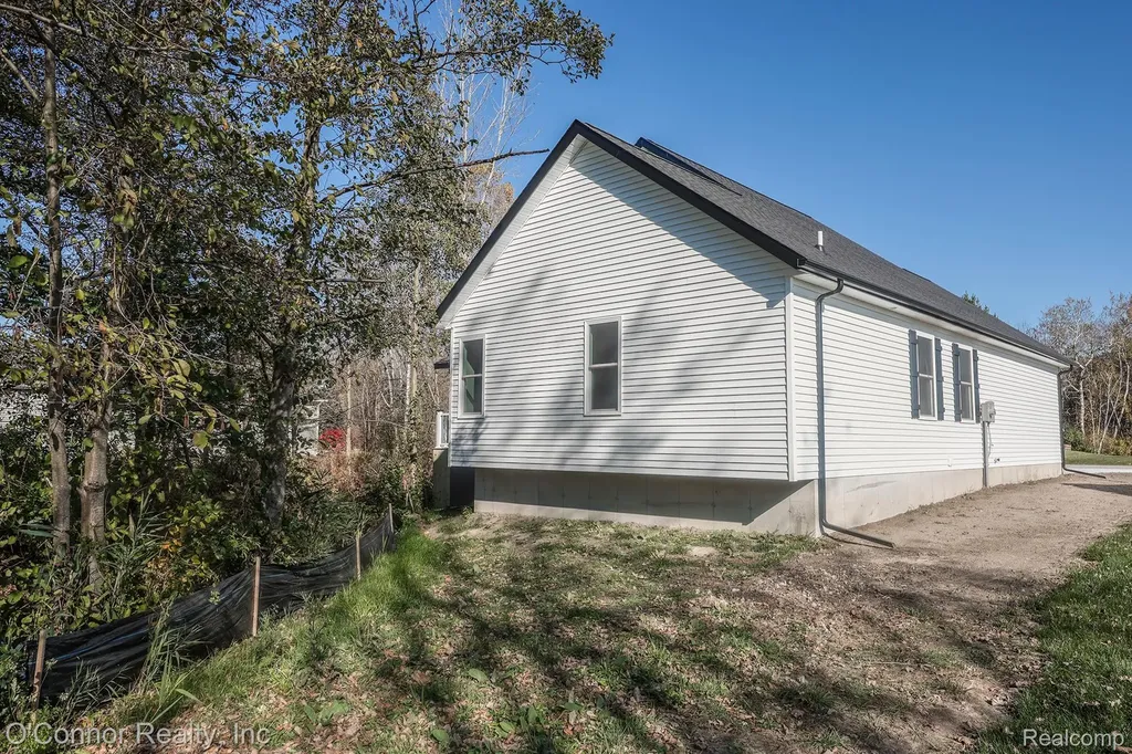 2047 Edward Lane East Kimball Township MI 48074