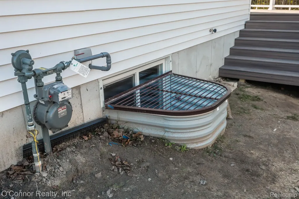 2047 Edward Lane East Kimball Township MI 48074