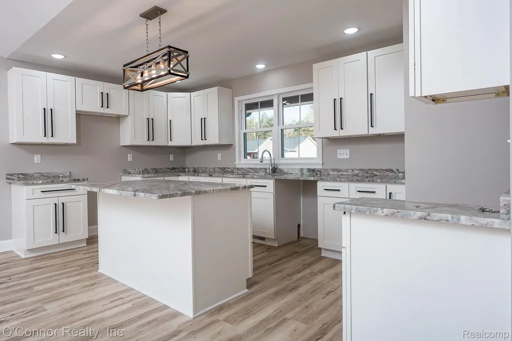 2047 Edward Lane East Kimball Township MI 48074