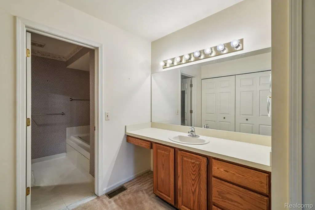 3388 Loon Lake Court Waterford Charter Township MI 48329