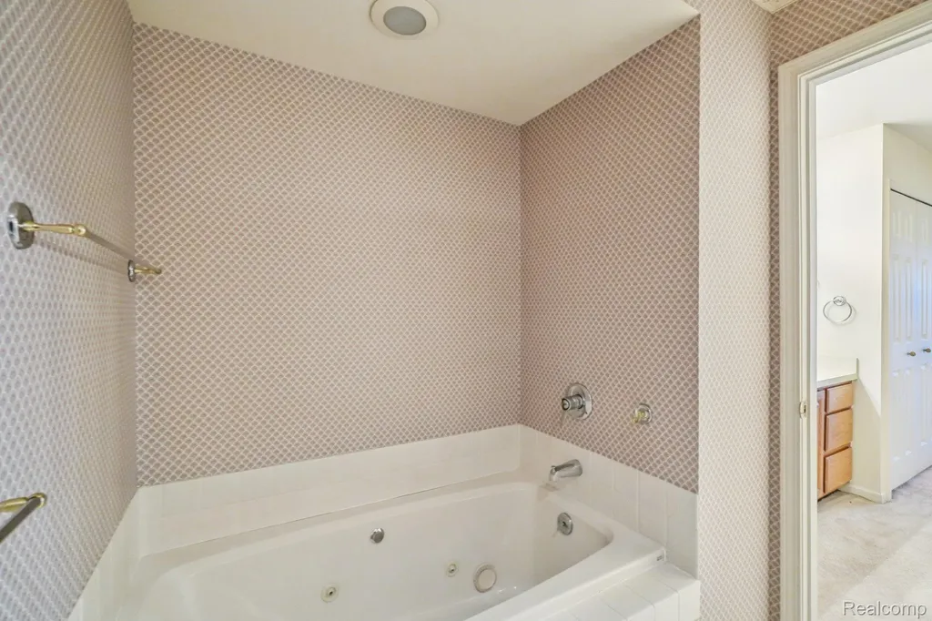 3388 Loon Lake Court Waterford Charter Township MI 48329