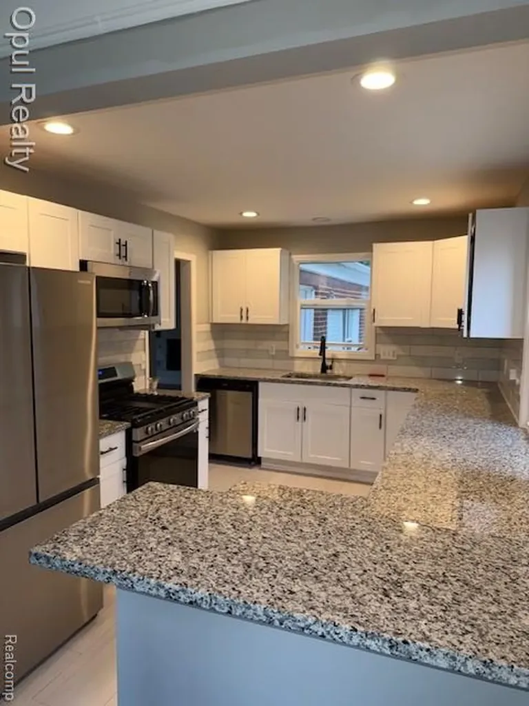 6550 Golfview Street Garden City City MI 48135