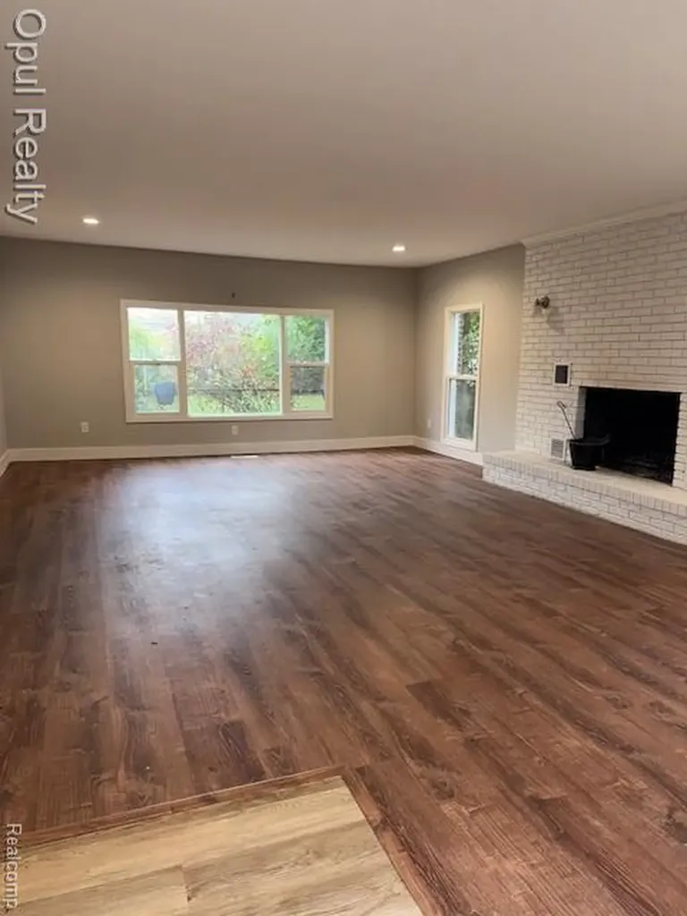 6550 Golfview Street Garden City City MI 48135