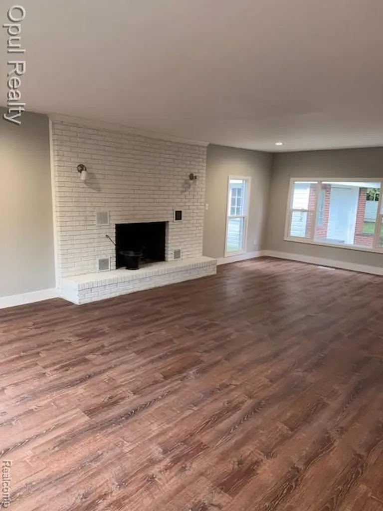 6550 Golfview Street Garden City City MI 48135